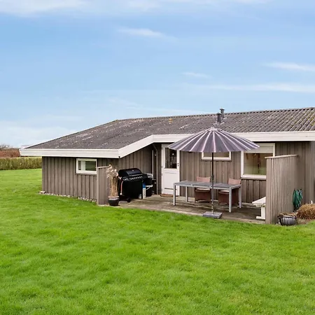 Cozy Summer House Close To The *