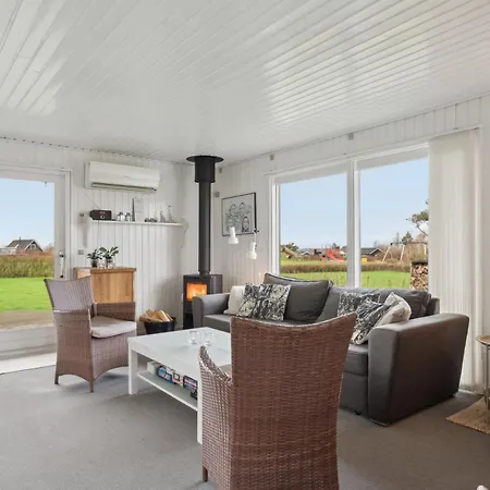 Cozy Summer House Close To The Сasa de vacaciones Assens